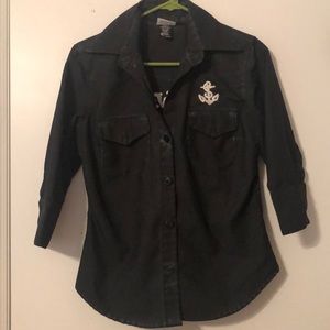 Sailor Jerry Women’s fitted top.